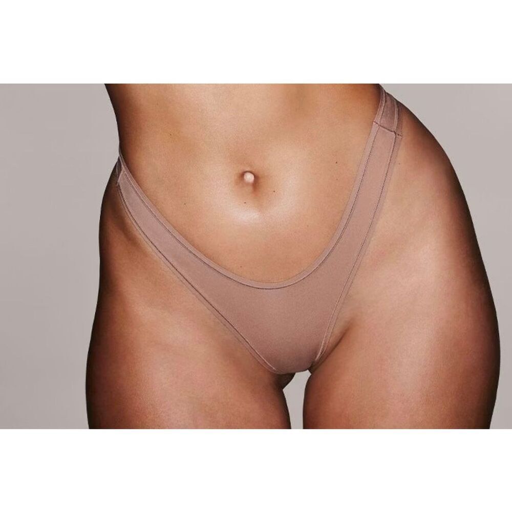 Skims Hi Cut Cotton Thong | Brown in Medium